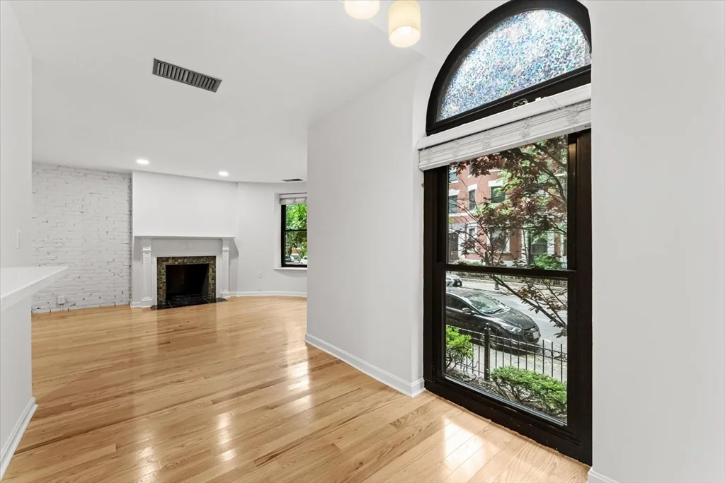 2 bed, 1 bath apartment for rent at 103 Gainsborough St Unit 102, Fenway — photo 13 of 35