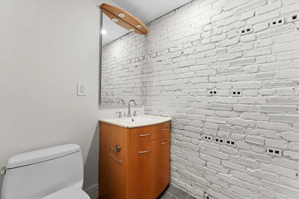 2 bed, 1 bath apartment for rent at 103 Gainsborough St Unit 102, Fenway — photo 23 of 35