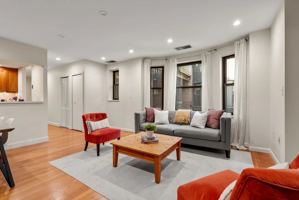 2 bed, 2 bath apartment for rent at 103 Gainsborough St Unit 108, Fenway — photo 2 of 22