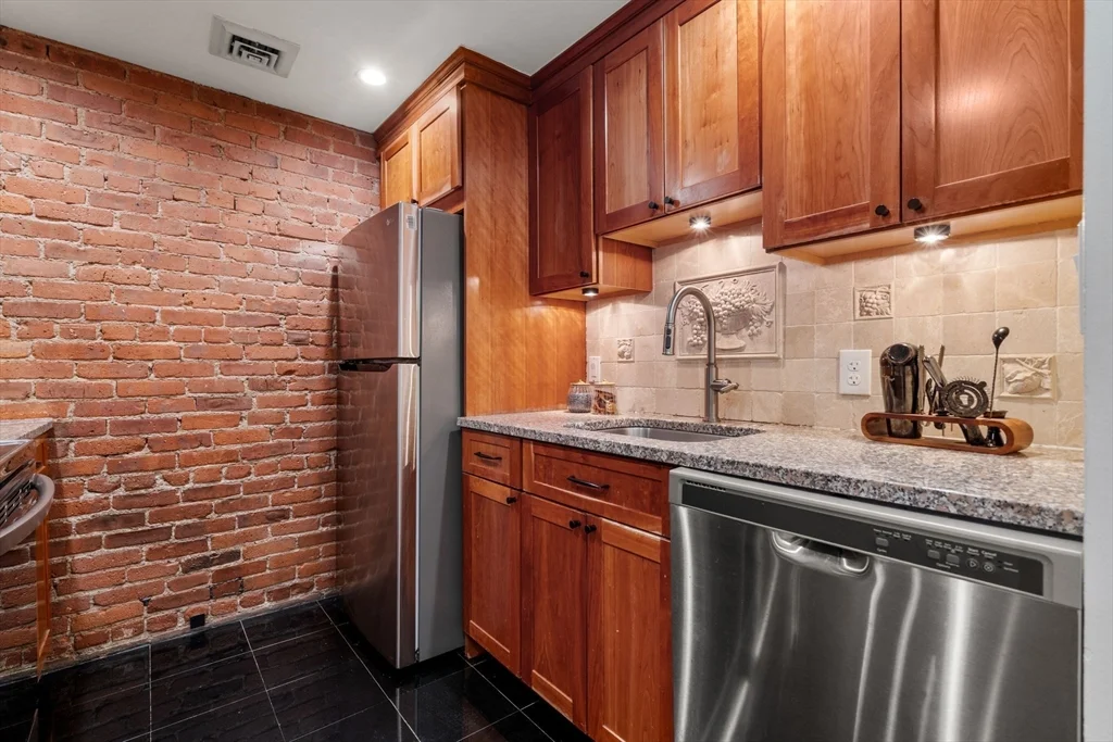 2 bed, 2 bath apartment for rent at 103 Gainsborough St Unit 108, Fenway — photo 7 of 22