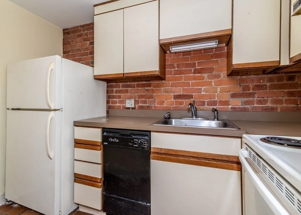 1 bed, 1 bath apartment for rent at 103 Gainsborough St Unit 203, Fenway — photo 8 of 9