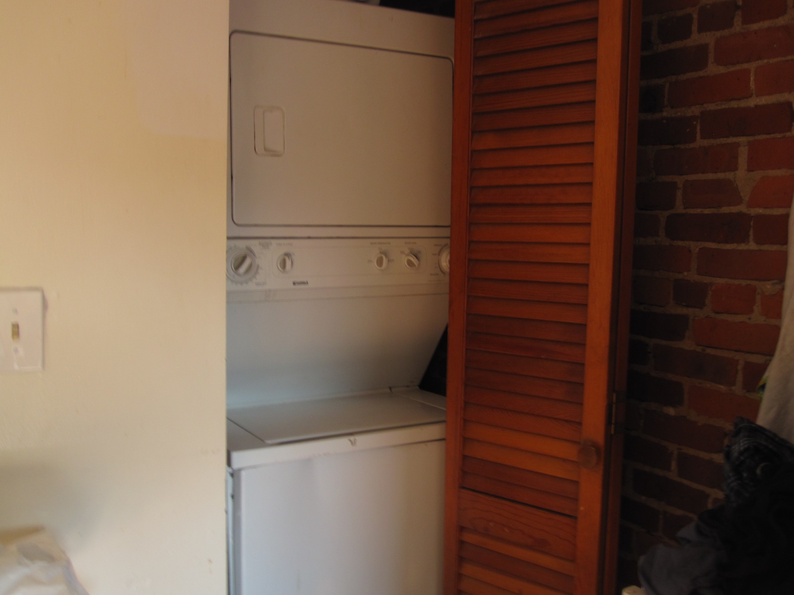 2 bed, 1.5 bath apartment for rent at 103 Gainsborough St Unit 403, Fenway — photo 5 of 6