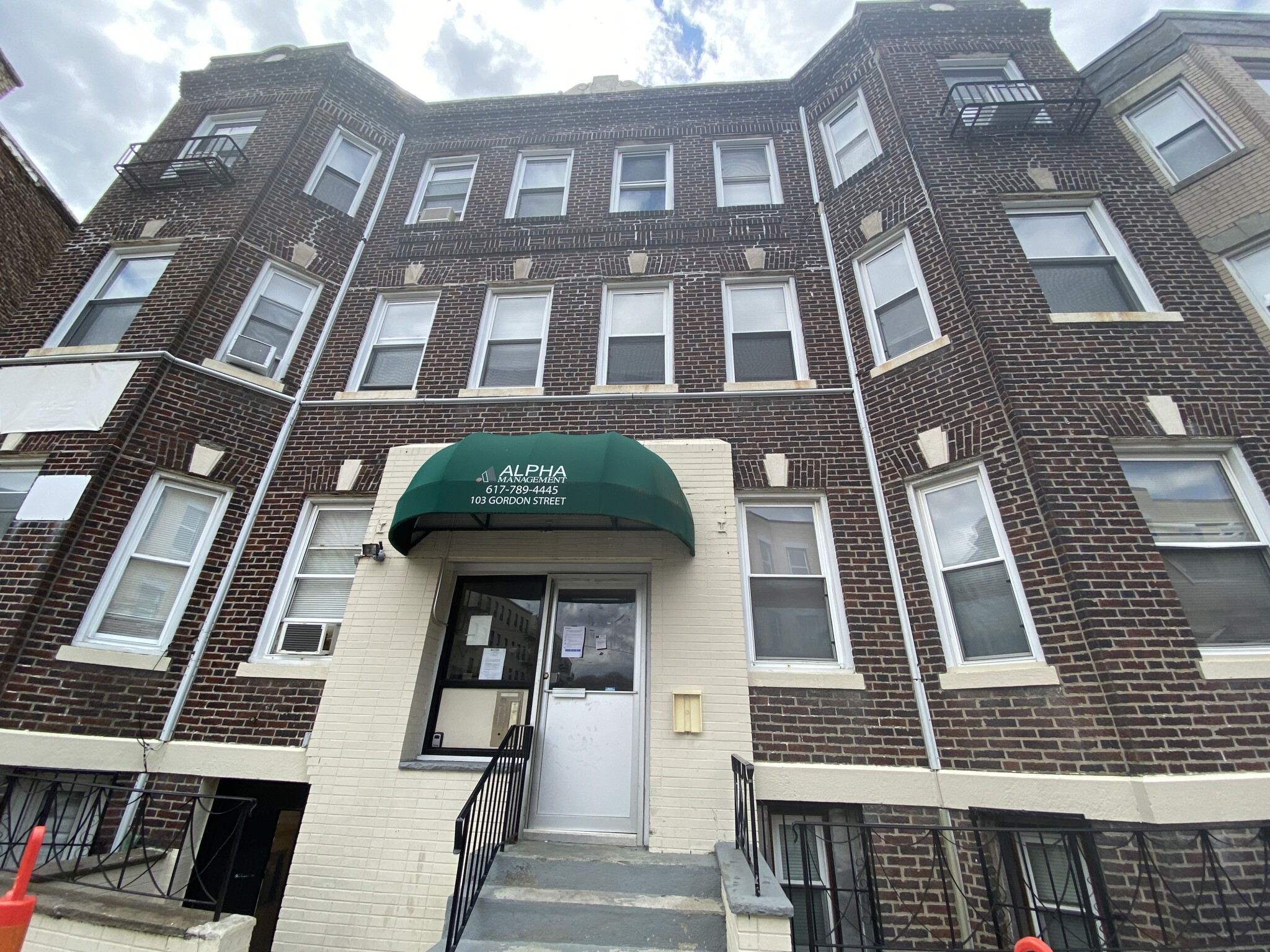 1 bed, 1 bath apartment for rent at 103 Gordon St Unit 10, Brighton — photo 2 of 11