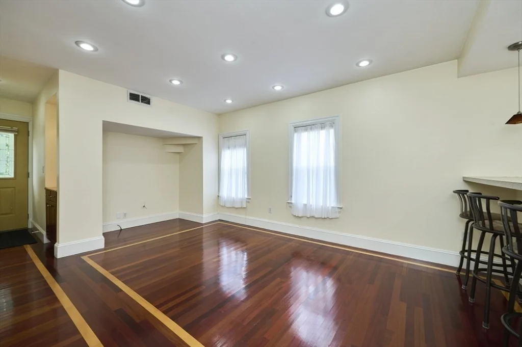 3 bed, 1 bath apartment for rent at 103 Grant St Unit 1, Winter Hill — photo 8 of 19