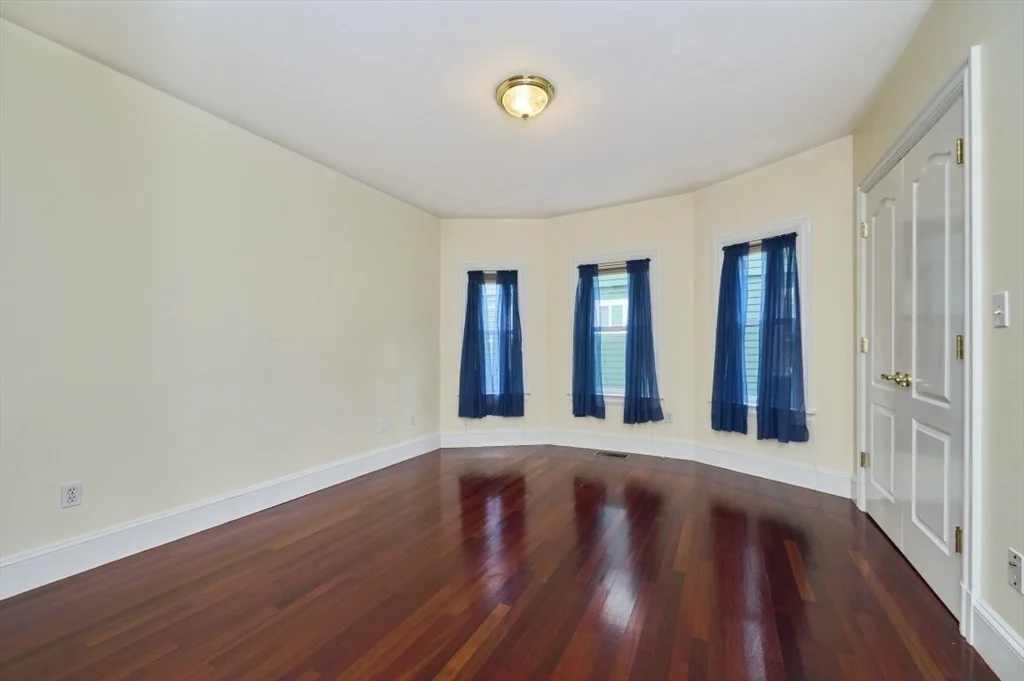 3 bed, 1 bath apartment for rent at 103 Grant St Unit 1, Winter Hill — photo 11 of 19