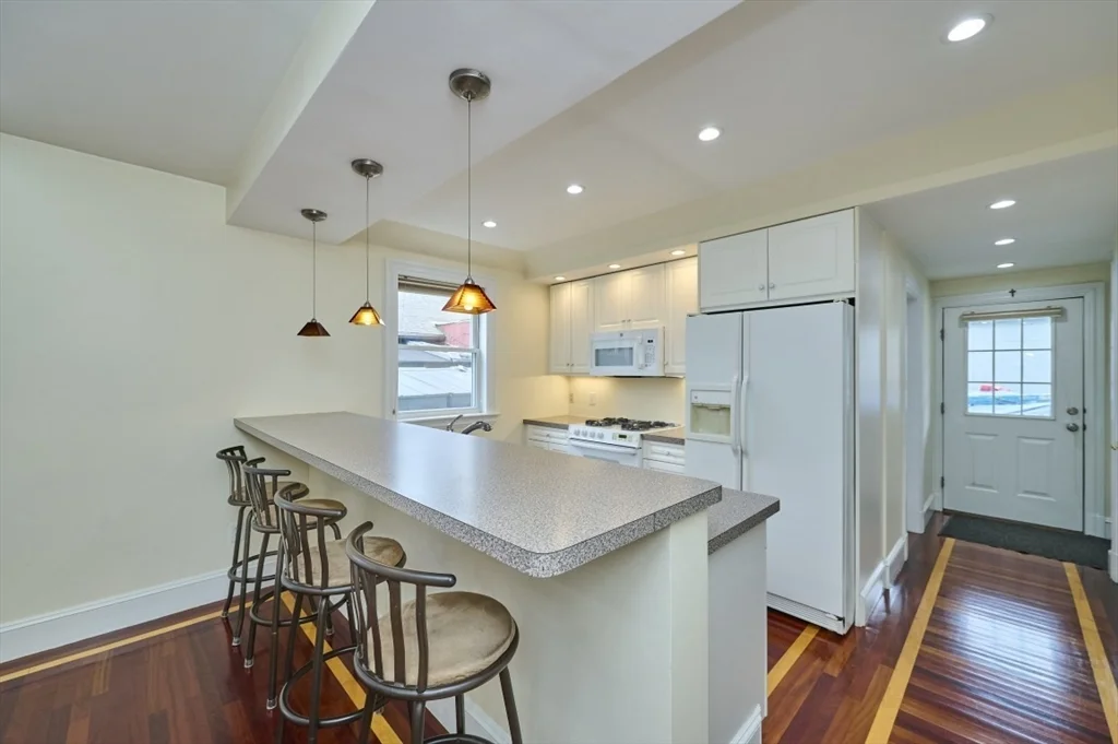 3 bed, 1 bath apartment for rent at 103 Grant St Unit 1, Winter Hill — photo 3 of 19