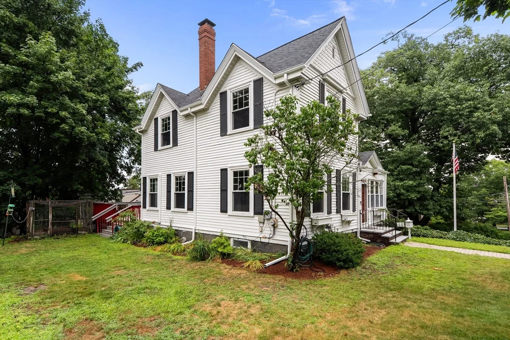 3 bed, 1 bath apartment for rent at 103 Hollis Ave, Braintree — photo 4 of 37
