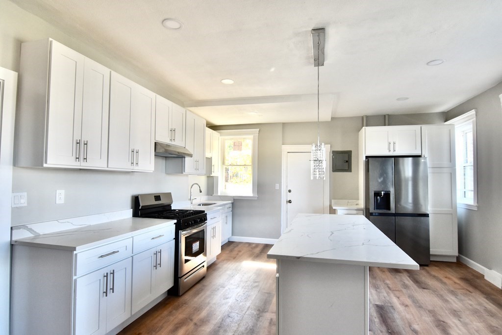 4 bed, 1 bath apartment for rent at 103 Homestead St Unit 2, Dorchester — photo 3 of 19