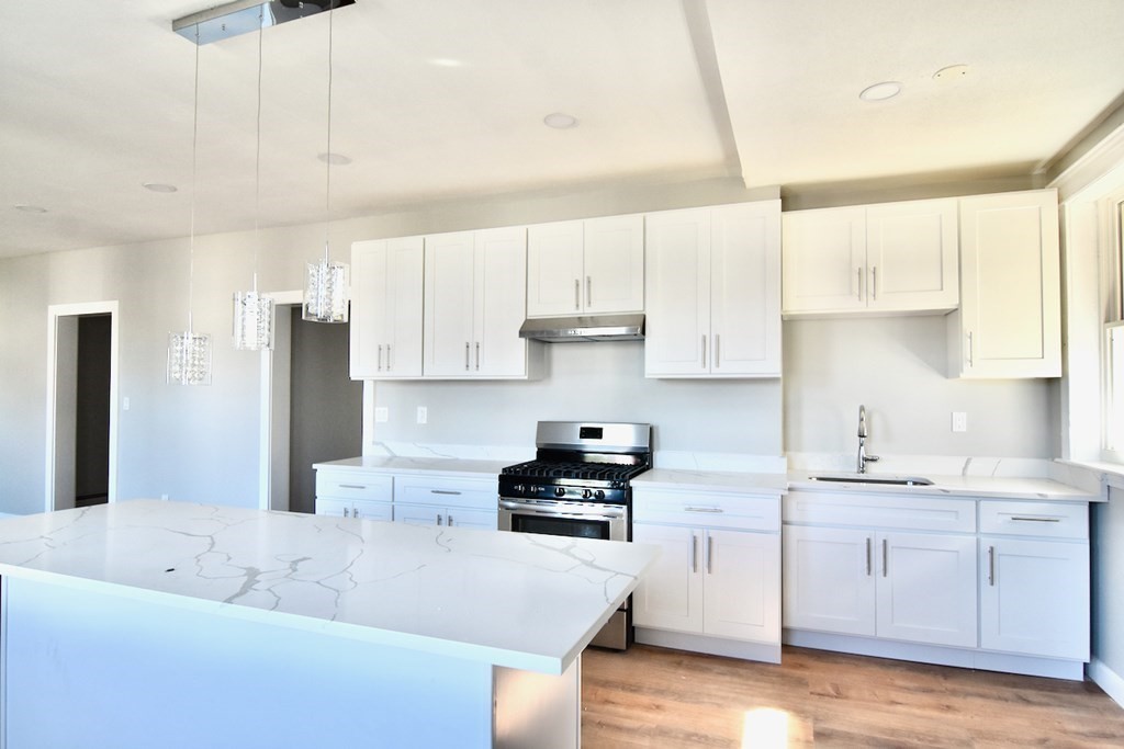 4 bed, 1 bath apartment for rent at 103 Homestead St Unit 2, Dorchester — photo 5 of 19
