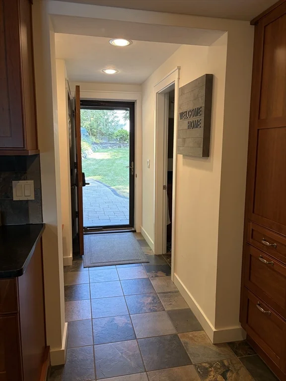 3 bed, 1 bath apartment for rent at 103 Kingland, Stow — photo 6 of 18