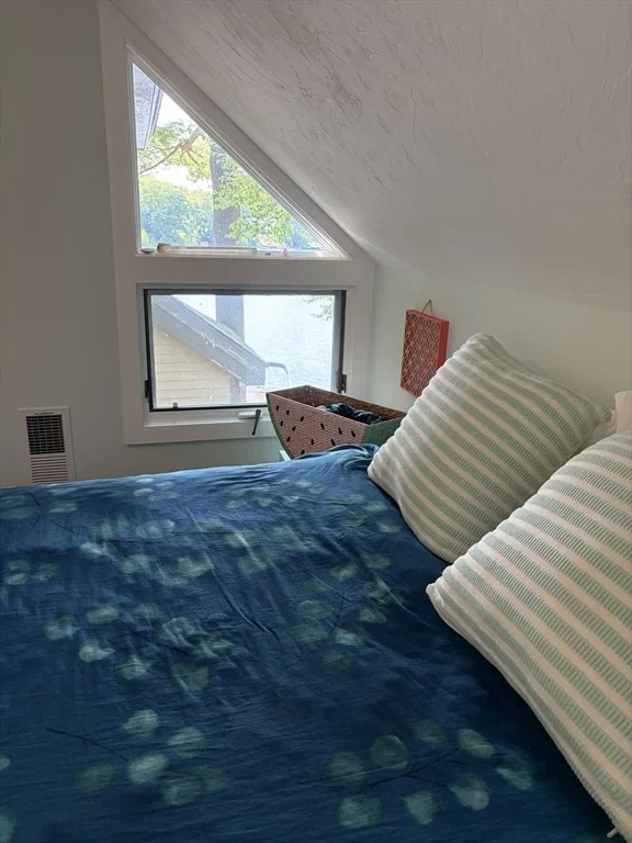 3 bed, 1 bath apartment for rent at 103 Kingland, Stow — photo 15 of 18