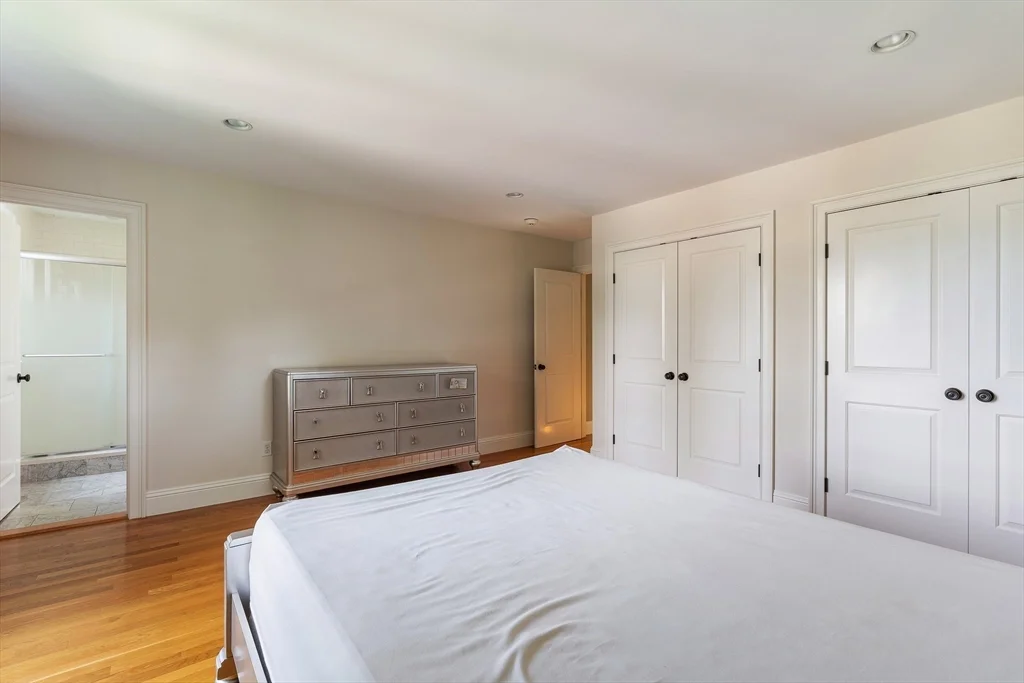 5 bed, 4+ bath apartment for rent at 103 Levbert Rd Unit 103, Oak Hill — photo 24 of 35