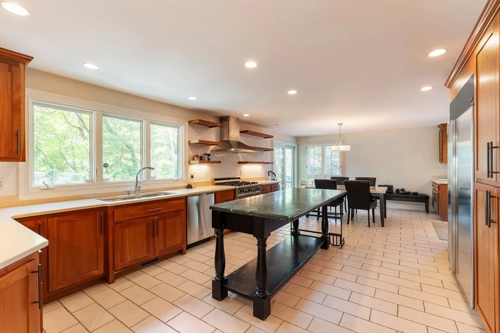 5 bed, 4+ bath apartment for rent at 103 Levbert Rd Unit 103, Oak Hill — photo 10 of 35