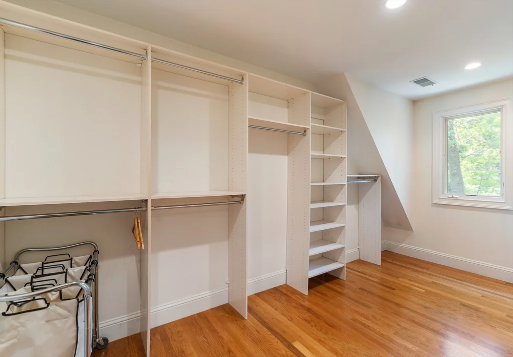 5 bed, 4+ bath apartment for rent at 103 Levbert Rd Unit 103, Oak Hill — photo 33 of 35