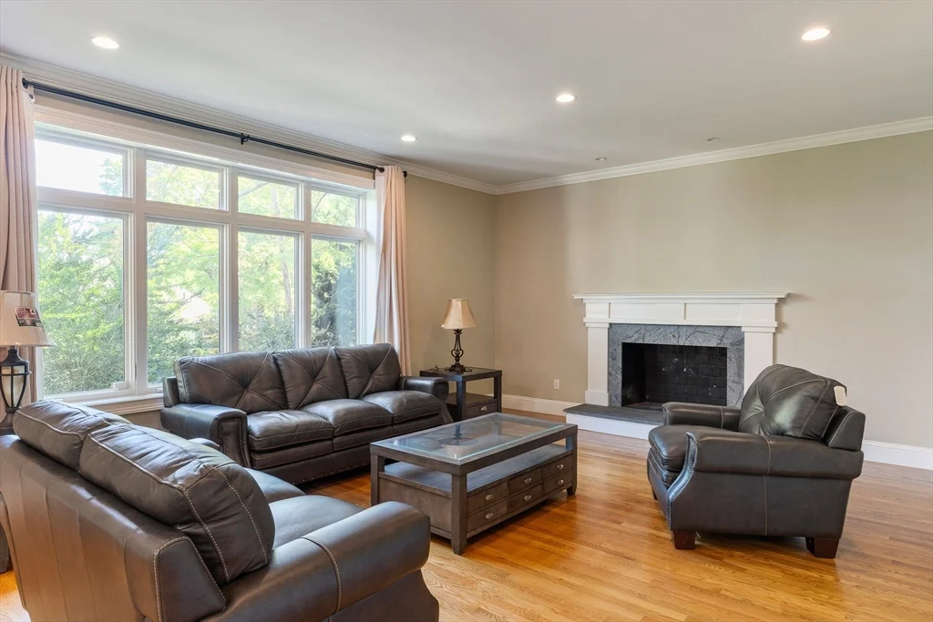 5 bed, 4+ bath apartment for rent at 103 Levbert Rd Unit 103, Oak Hill — photo 5 of 35