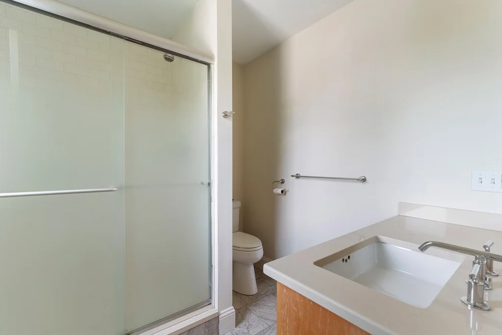 5 bed, 4+ bath apartment for rent at 103 Levbert Rd Unit 103, Oak Hill — photo 25 of 35