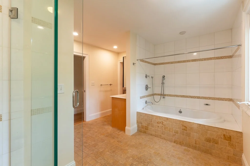 5 bed, 4+ bath apartment for rent at 103 Levbert Rd Unit 103, Oak Hill — photo 32 of 35
