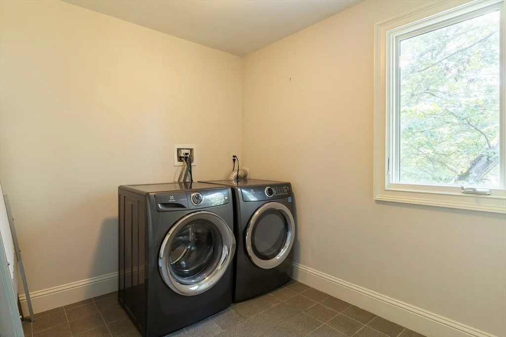 5 bed, 4+ bath apartment for rent at 103 Levbert Rd Unit 103, Oak Hill — photo 26 of 35