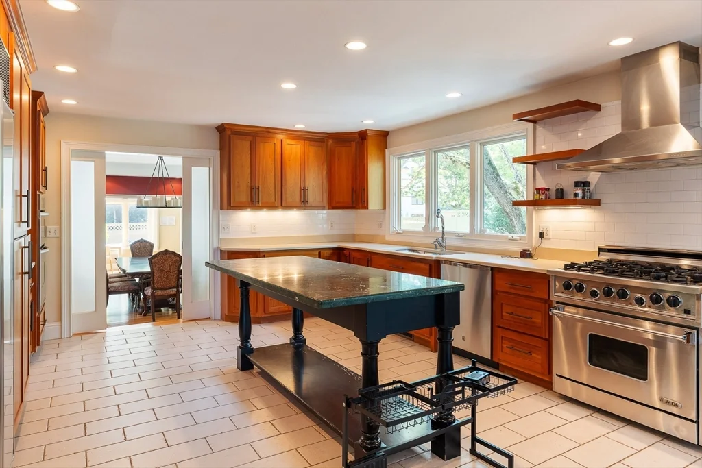 5 bed, 4+ bath apartment for rent at 103 Levbert Rd Unit 103, Oak Hill — photo 11 of 35