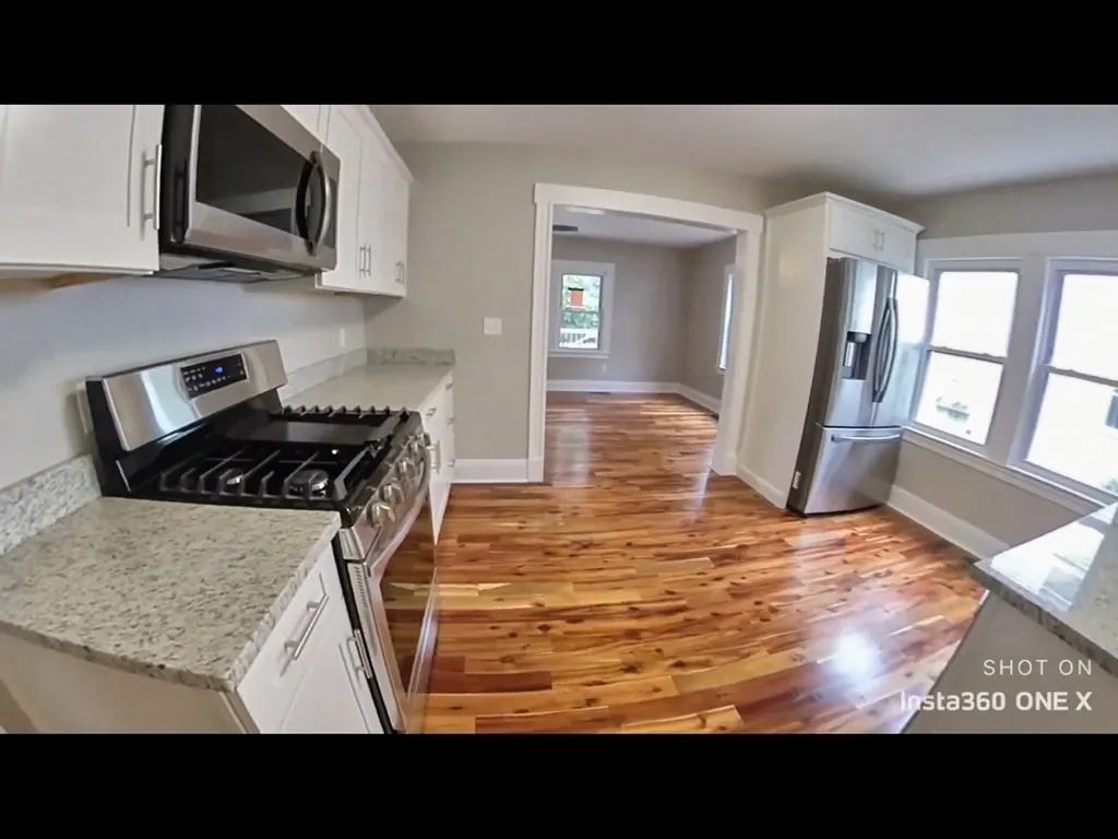 3 bed, 1 bath apartment for rent at 103 Lexington St Unit 103, Auburndale — photo 3 of 19