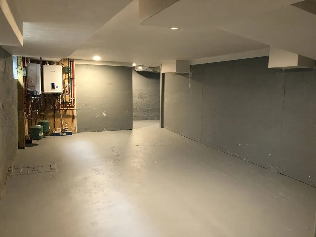 3 bed, 1 bath apartment for rent at 103 Lexington St Unit 103, Auburndale — photo 17 of 19