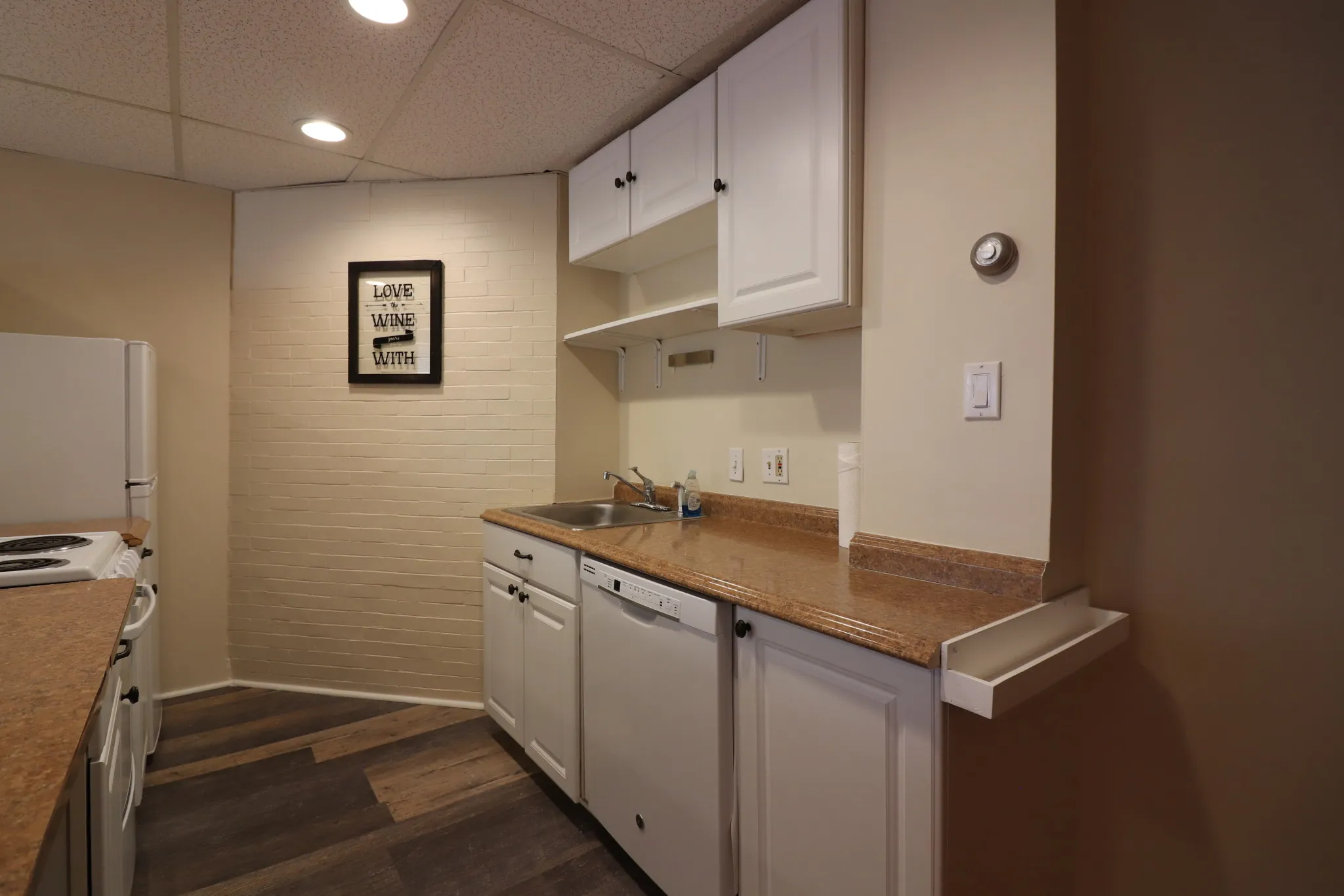 Studio bed, 1 bath apartment for rent at 103 Longwood Ave Unit B, Coolidge Corner — photo 2 of 10