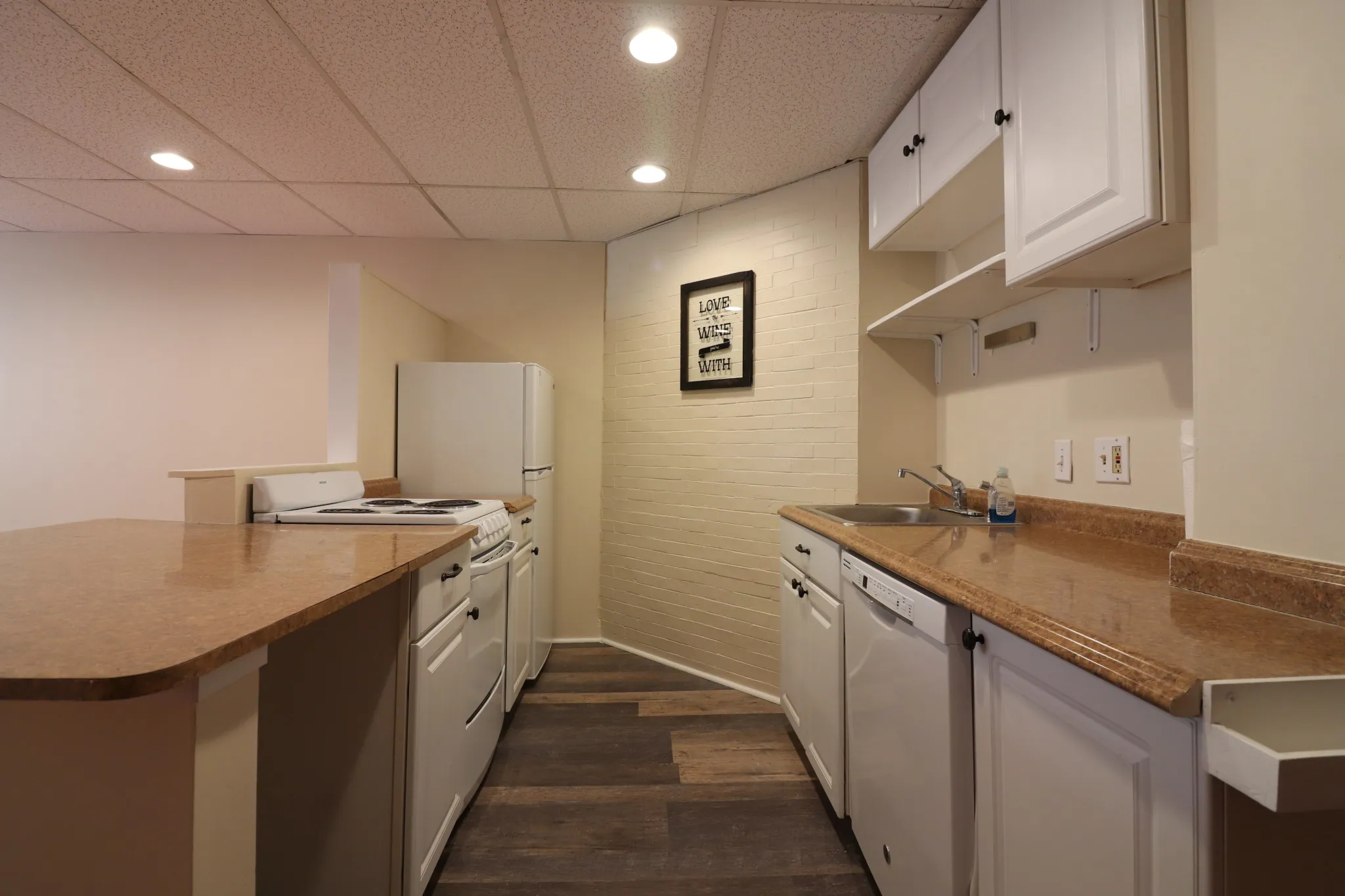 Studio bed, 1 bath apartment for rent at 103 Longwood Ave Unit B, Coolidge Corner — photo 3 of 10
