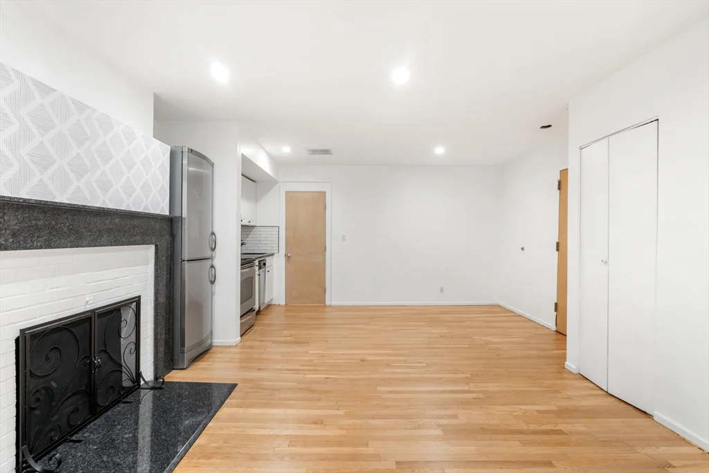 1 bed, 1 bath apartment for rent at 103 Marlborough St Unit 2, Back Bay — photo 6 of 27