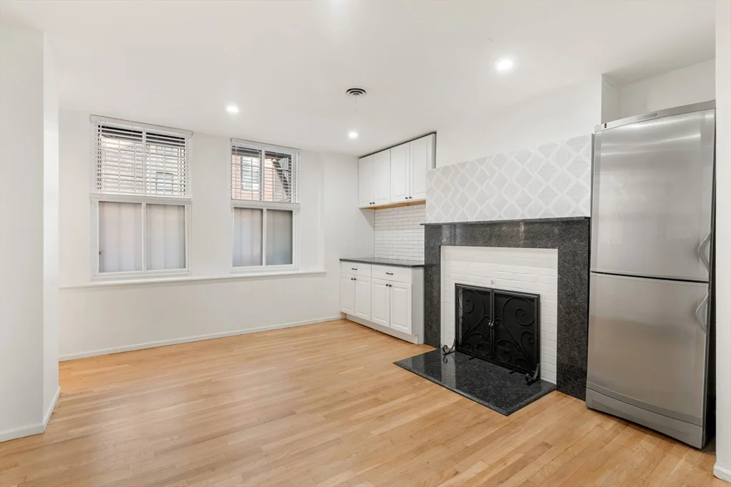 1 bed, 1 bath apartment for rent at 103 Marlborough St Unit 2, Back Bay — photo 9 of 27