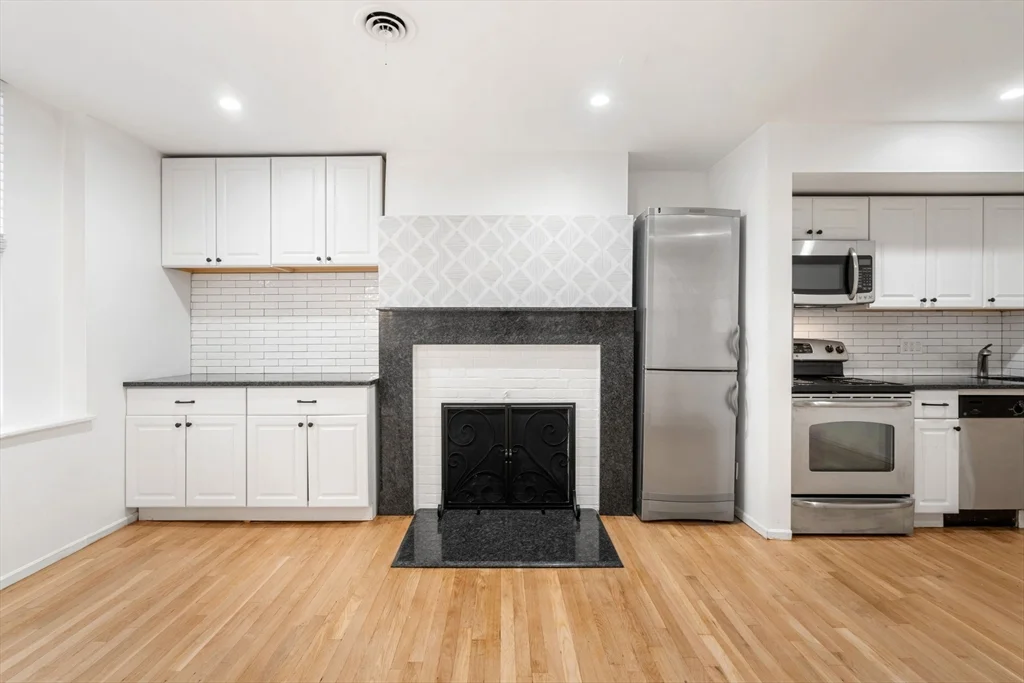 1 bed, 1 bath apartment for rent at 103 Marlborough St Unit 2, Back Bay — photo 4 of 27