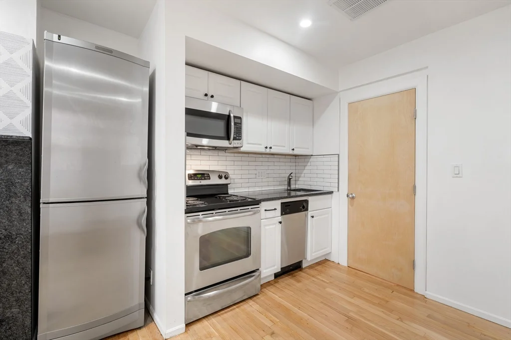 1 bed, 1 bath apartment for rent at 103 Marlborough St Unit 2, Back Bay — photo 8 of 27