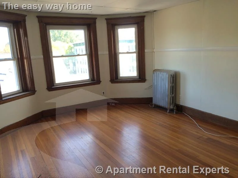 3 bed, 1 bath apartment for rent at 103 Norfolk St Unit 7, Central Square — photo 14 of 20