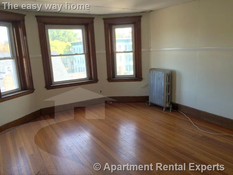 3 bed, 1 bath apartment for rent at 103 Norfolk St Unit 7, Central Square — photo 15 of 20