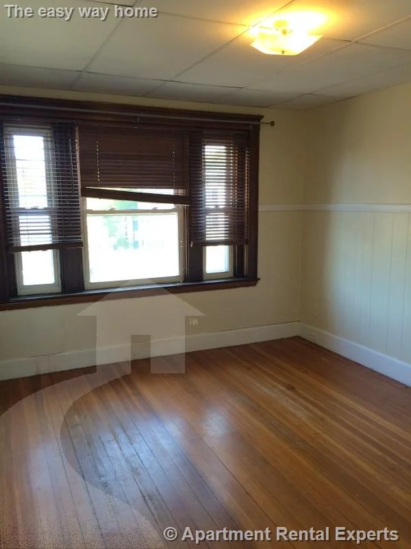 3 bed, 1 bath apartment for rent at 103 Norfolk St Unit 7, Central Square — photo 11 of 20