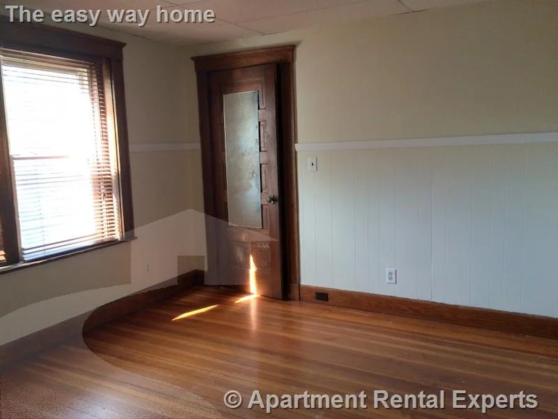 3 bed, 1 bath apartment for rent at 103 Norfolk St Unit 7, Central Square — photo 18 of 20