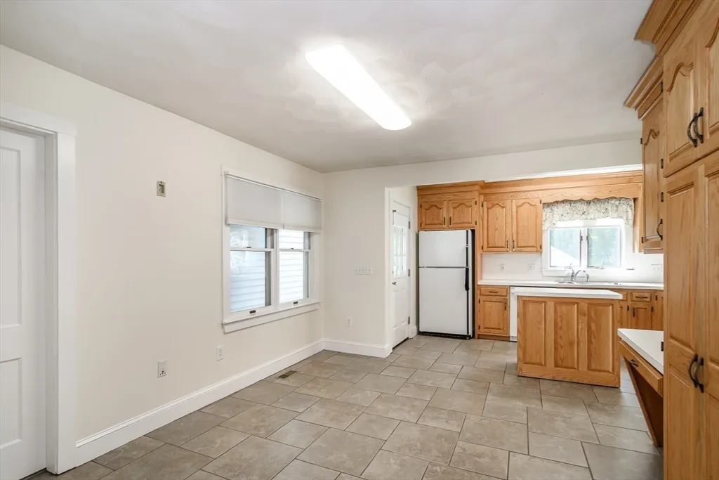 3 bed, 2 bath apartment for rent at 103 North Ave Unit 103, Natick — photo 14 of 24