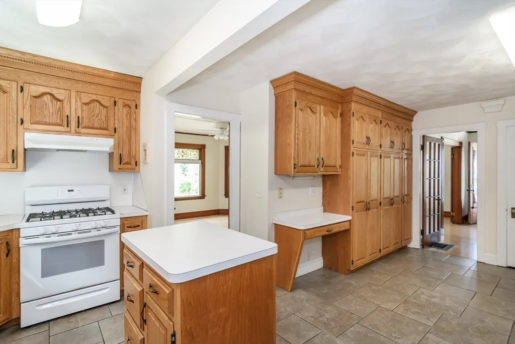 3 bed, 2 bath apartment for rent at 103 North Ave Unit 103, Natick — photo 12 of 24