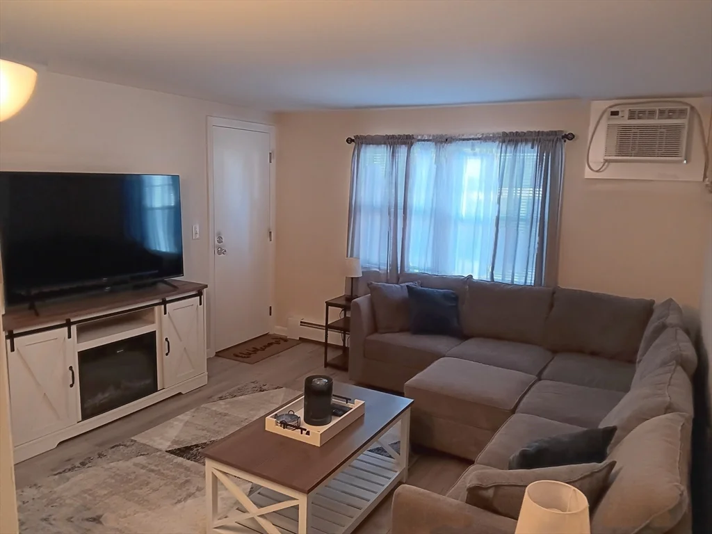 1 bed, 1 bath apartment for rent at 103 Oak St Unit A, Middleboro — photo 7 of 9