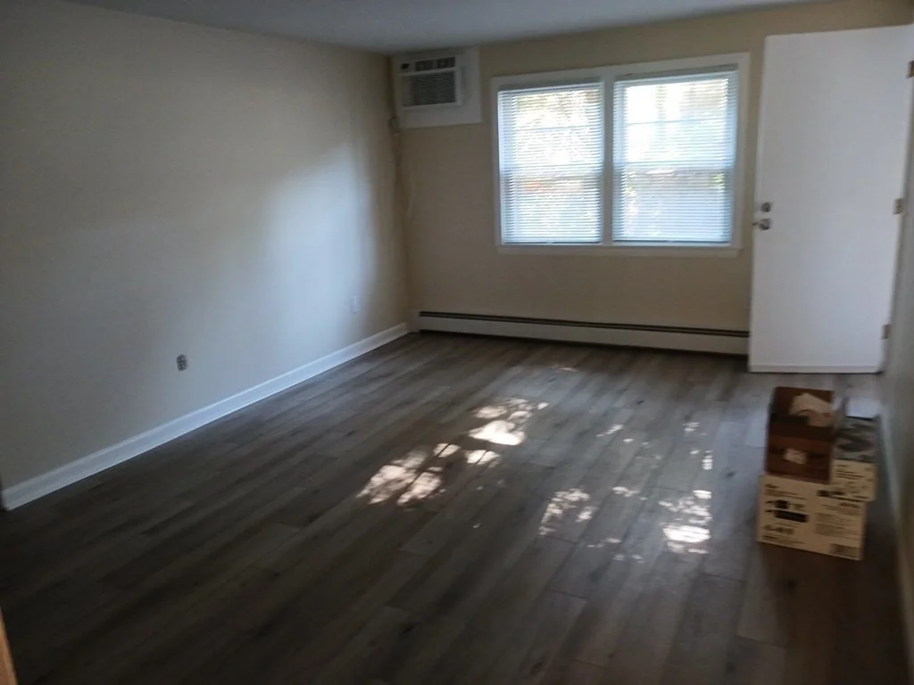 2 bed, 1 bath apartment for rent at 103 Oak St Unit B, Middleboro — photo 5 of 7
