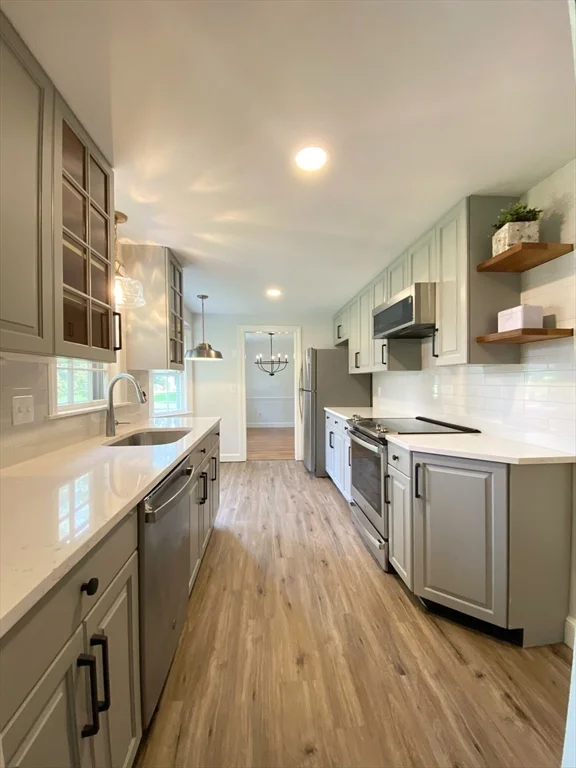 3 bed, 2 bath apartment for rent at 103 Powers St, Needham — photo 2 of 12