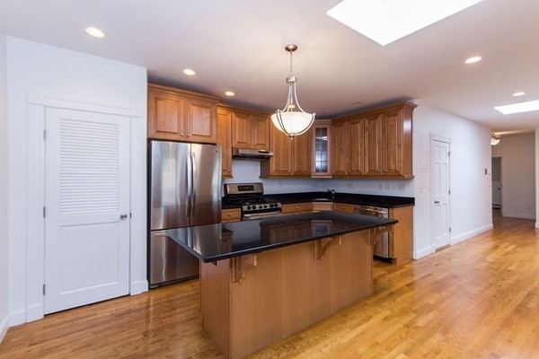 2 bed, 2 bath apartment for rent at 103 Sewall Unit 6, Coolidge Corner — photo 3 of 11