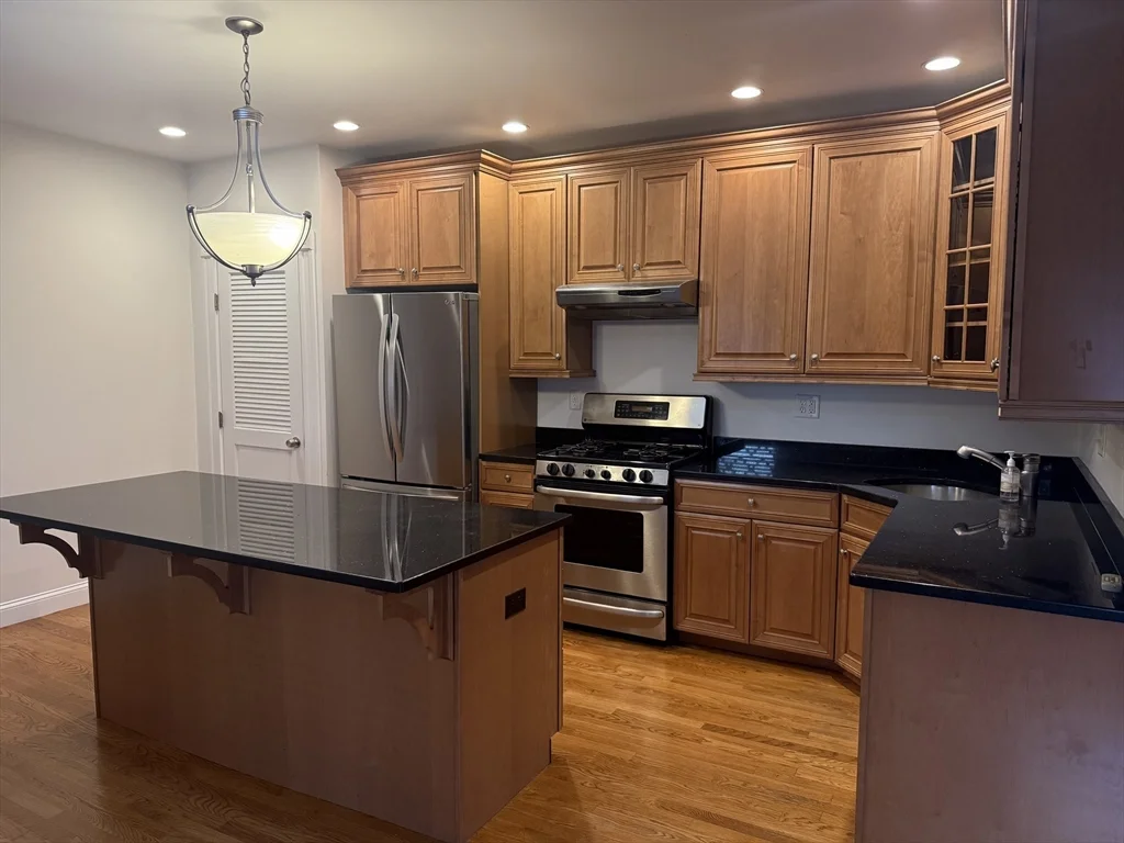 2 bed, 2 bath apartment for rent at 103 Sewall Unit 6A, Coolidge Corner — photo 2 of 20