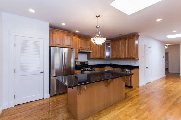 2 bed, 2 bath apartment for rent at 103 Sewall Unit 6A, Coolidge Corner — photo 6 of 20