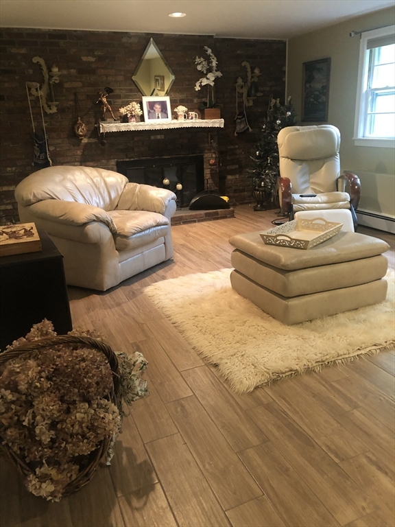 5 bed, 3 bath apartment for rent at 103 Sherburn Cirle, Weston — photo 11 of 14