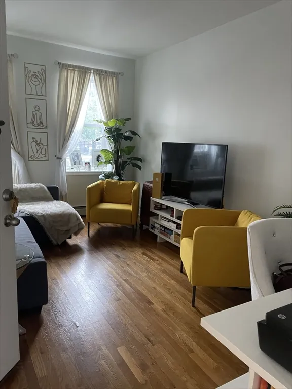 1 bed, 1 bath apartment for rent at 103 Shurtleff Unit 1, Chelsea — photo 4 of 6