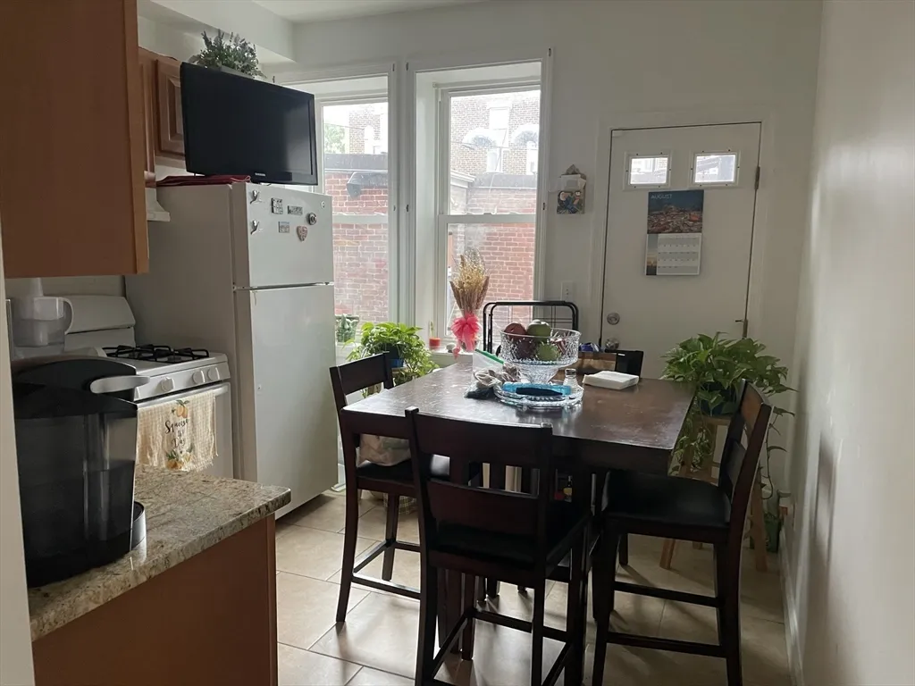 1 bed, 1 bath apartment for rent at 103 Shurtleff Unit 7, Chelsea — photo 3 of 7