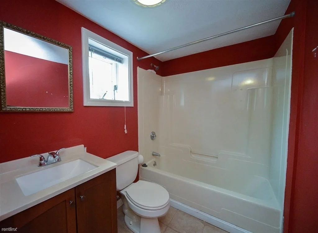 3 bed, 1 bath apartment for rent at 103 South Rd Unit 103, Bedford — photo 11 of 12