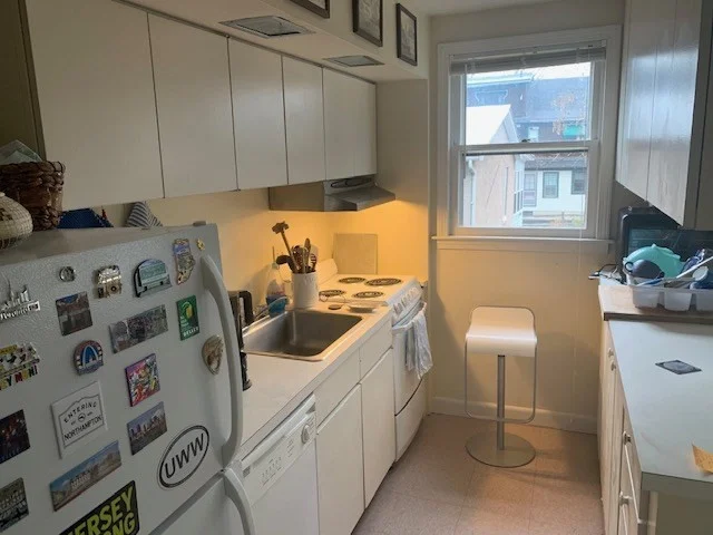 1 bed, 1 bath apartment for rent at 103 State St Unit 2, Northampton — photo 3 of 11