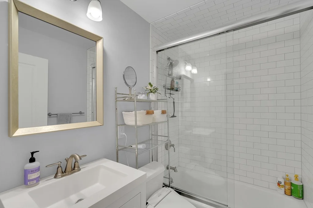 4 bed, 4+ bath apartment for rent at 103 Stimson St, West Roxbury — photo 7 of 10