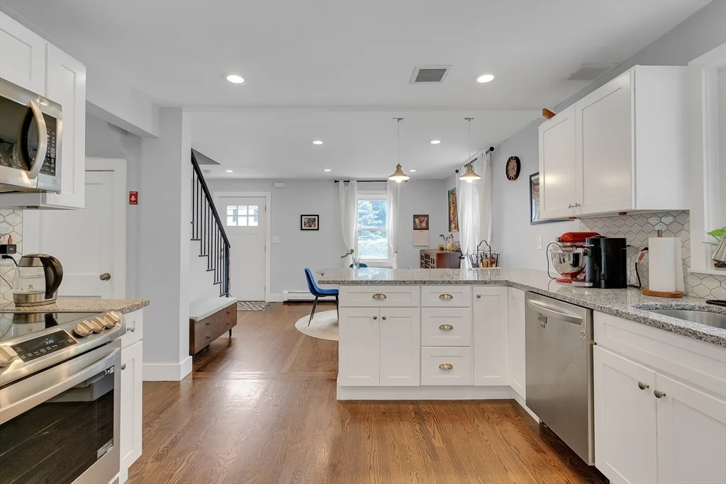 4 bed, 4+ bath apartment for rent at 103 Stimson St, West Roxbury — photo 5 of 10